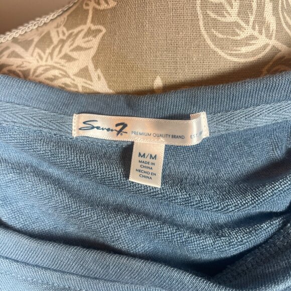 Women’s Seven7 Size Medium Long Sleeve Sweater Front Pocket Drawstring Hem - Picture 2 of 3